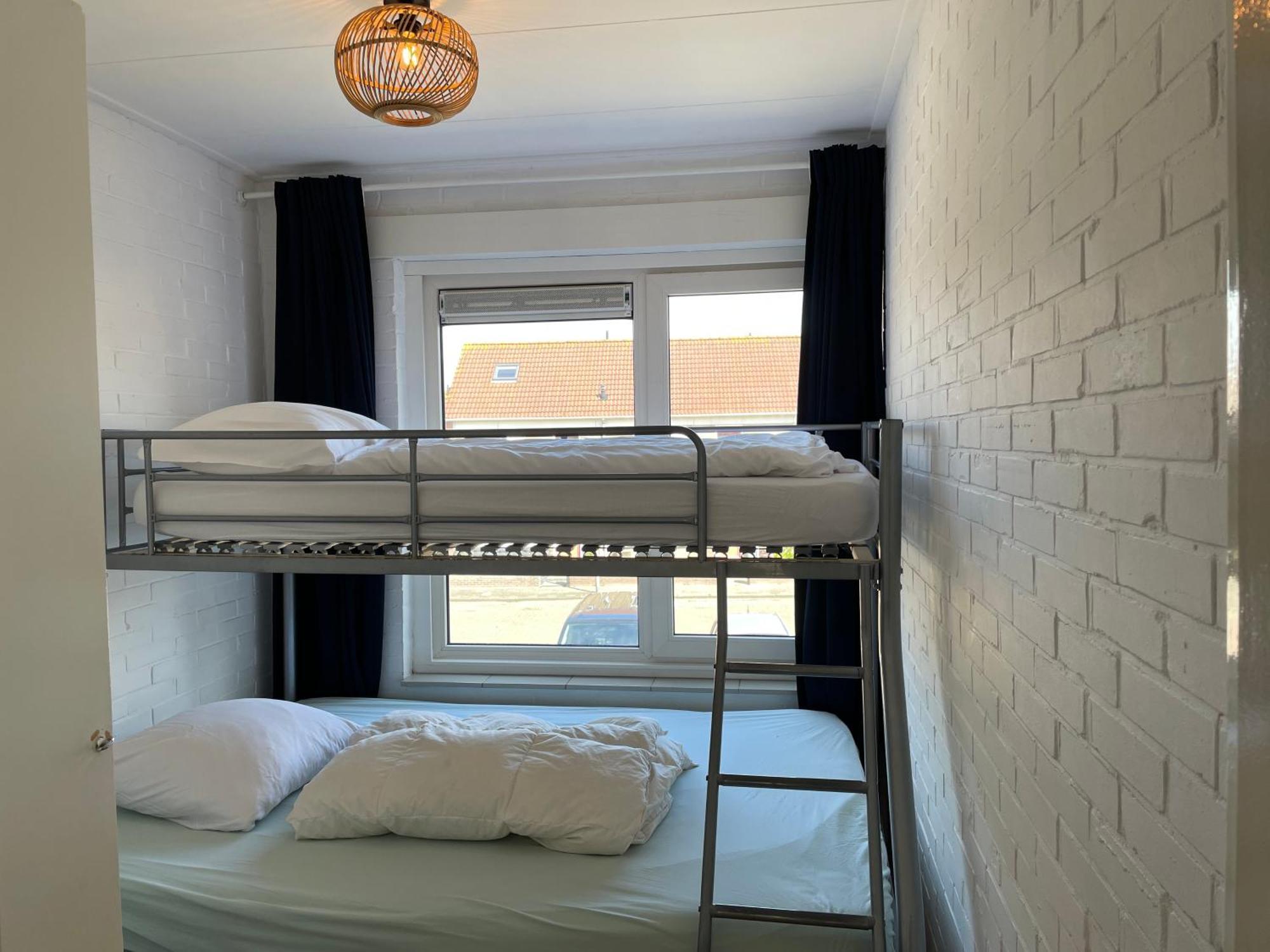 Heerlijke Vakantiehuizen In Egmond Egmond aan Zee Bilik gambar